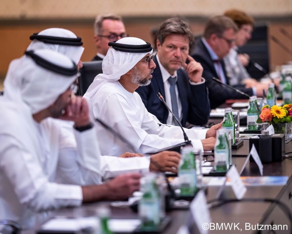 HE Minister Al Mazroei and HE Minister Habeck at a roundtable with Emirati and German businesses